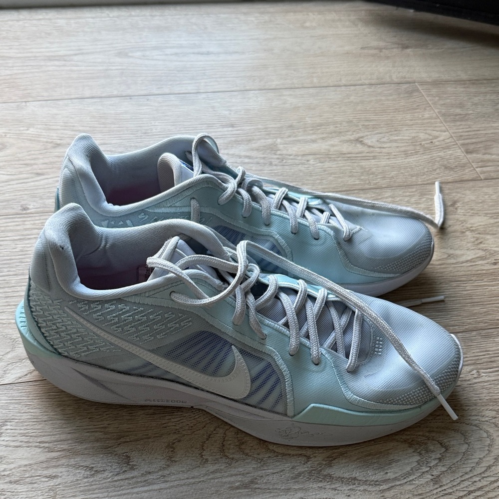 Nike Mint Green and White Lightweight Running Shoes